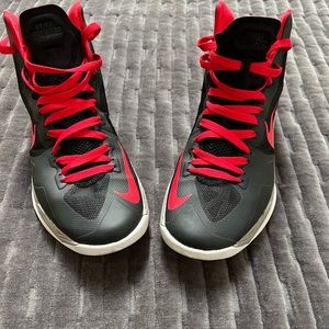 Gently used like new still black and red Nike Hyperdisruptor size 11